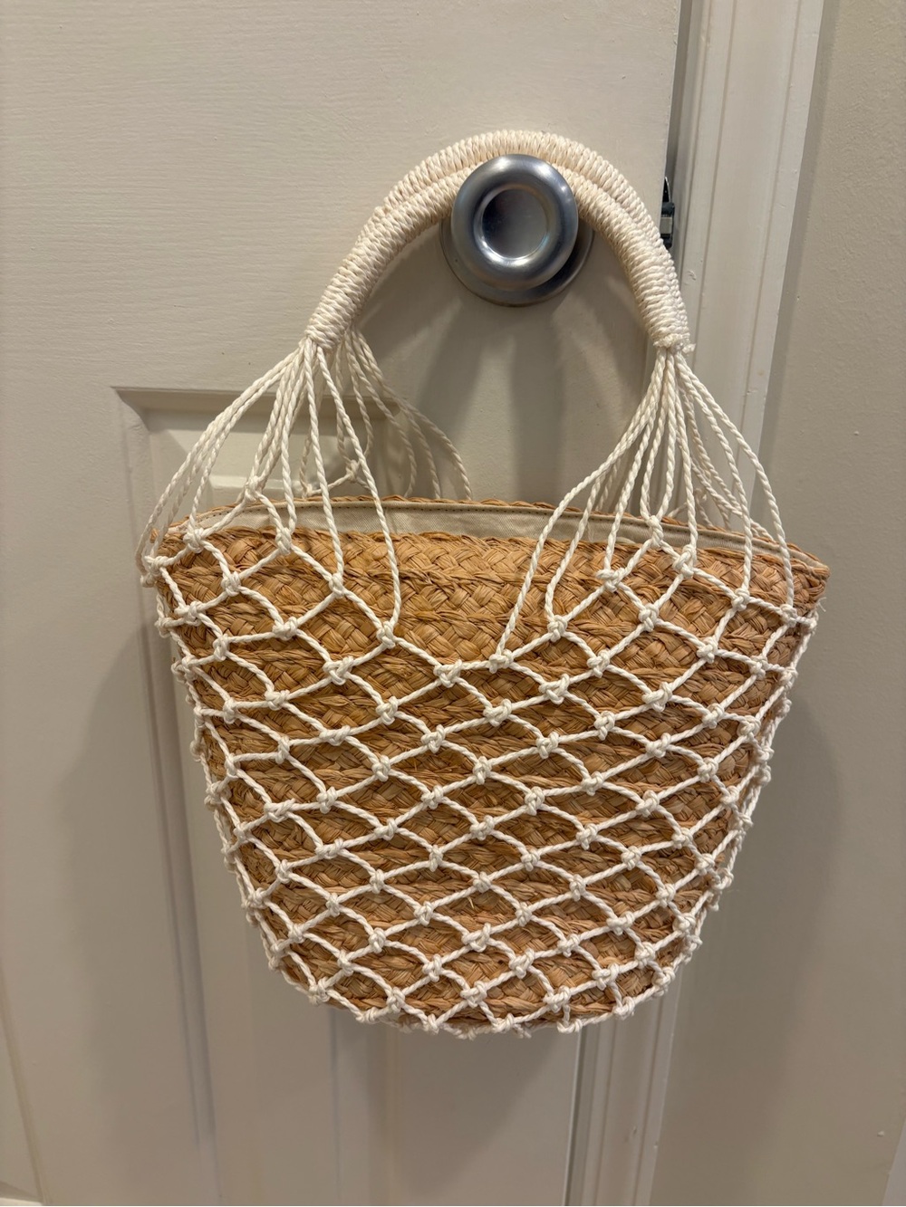 Jcrew Sedona basket bag in straw. Great condition.